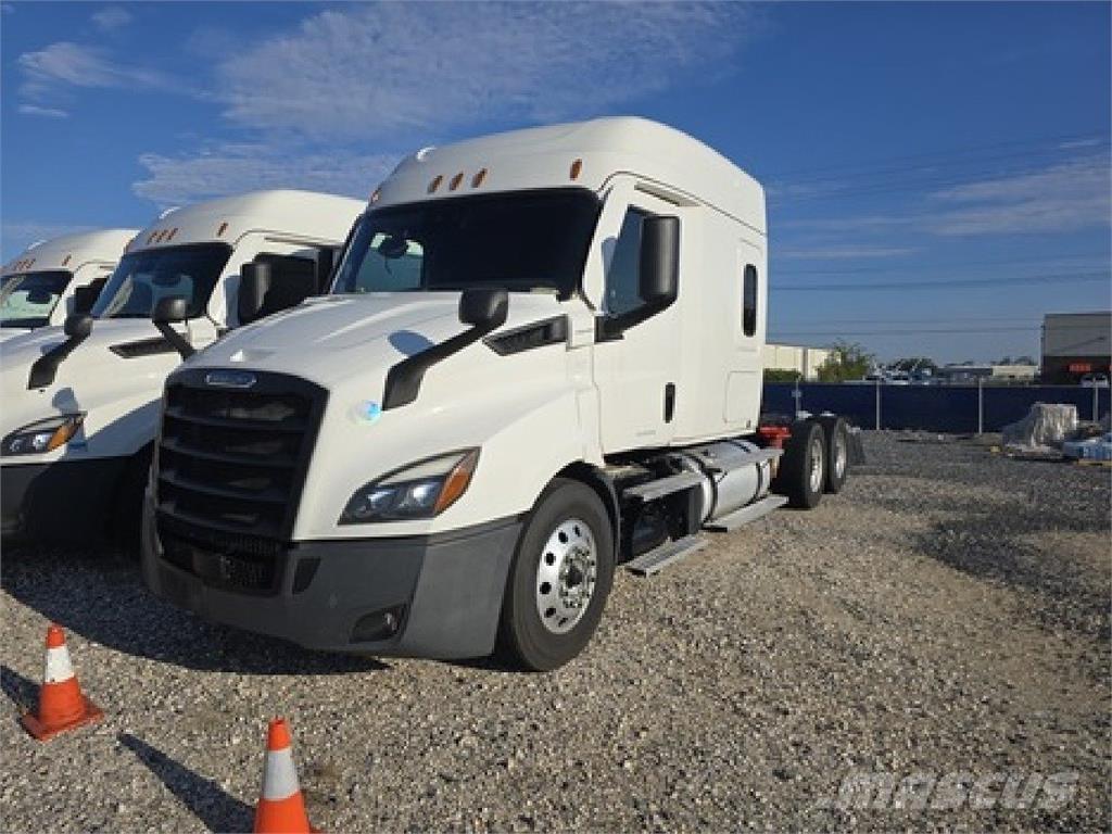 Freightliner CAS116 Prime Movers