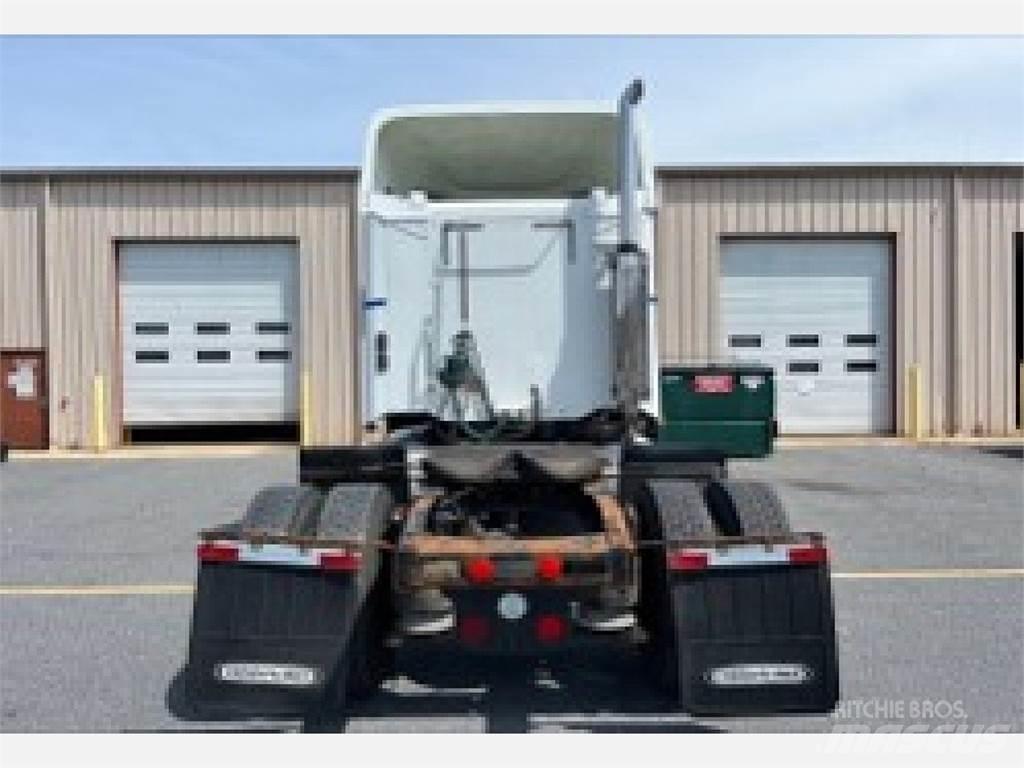 Freightliner CL112G Prime Movers