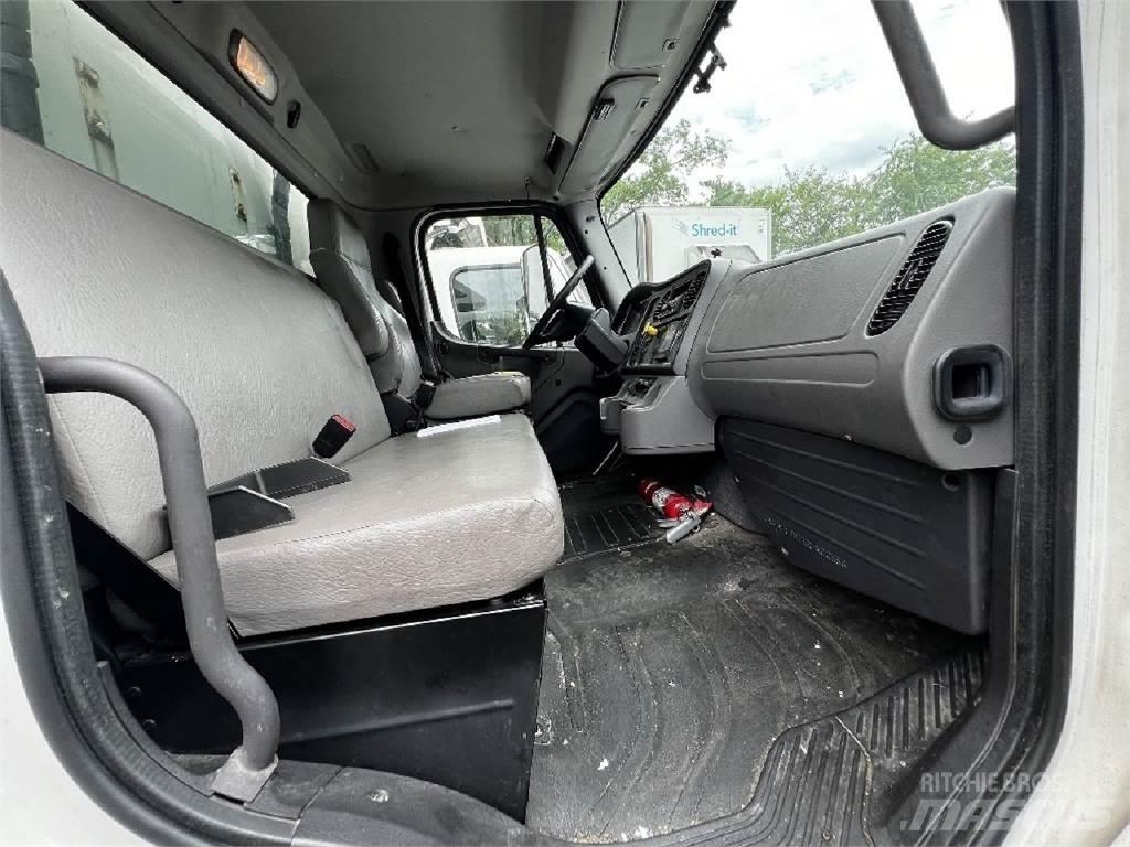 Freightliner M2-106 Box trucks