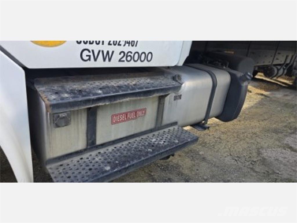 Freightliner M2 106 Box trucks