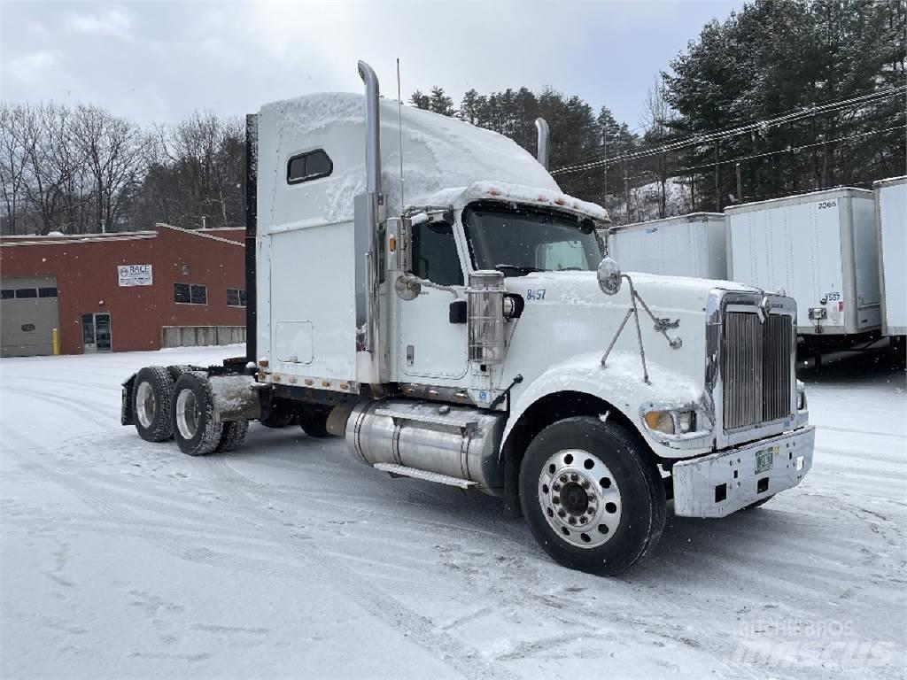 International 9900i Prime Movers