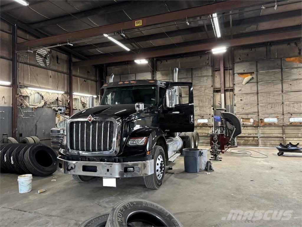 International HX620 Prime Movers