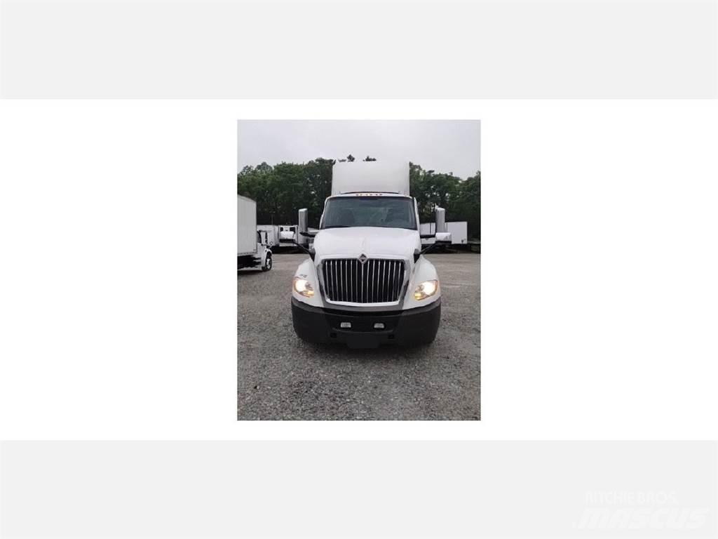 International LT Prime Movers