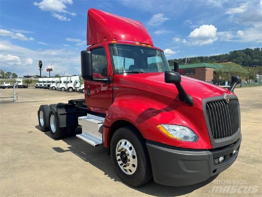 International LT Prime Movers
