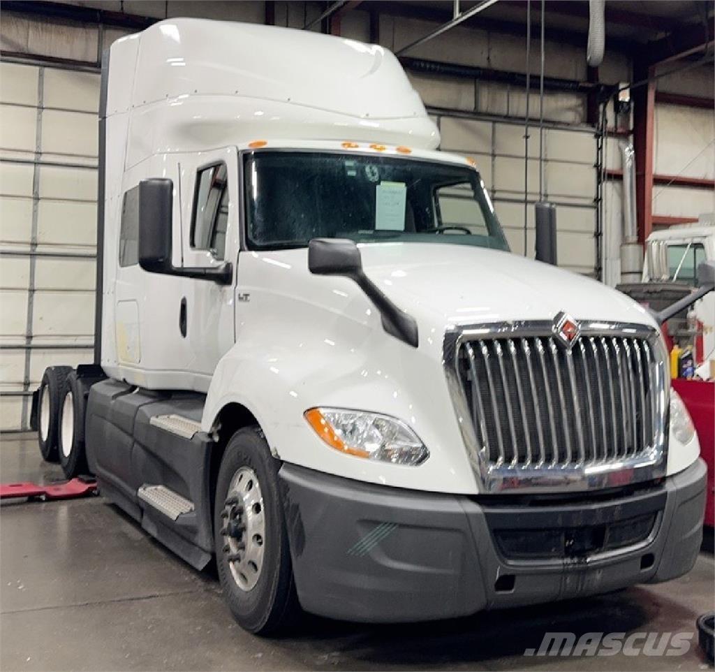 International LT Prime Movers