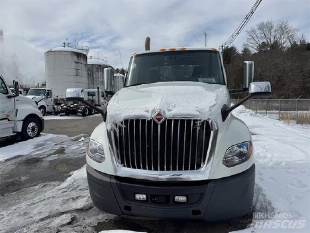International LT625 Prime Movers