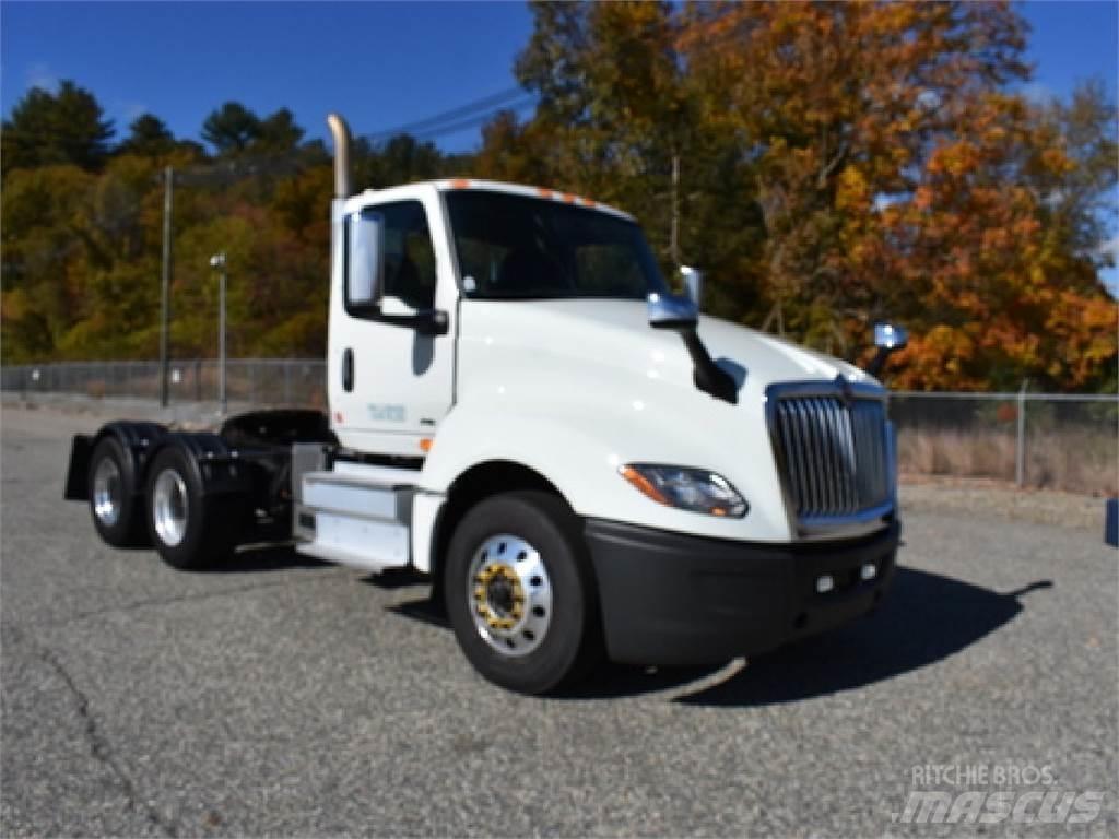 International LT625 Prime Movers