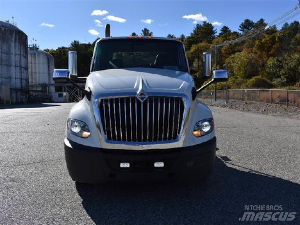 International LT625 Prime Movers