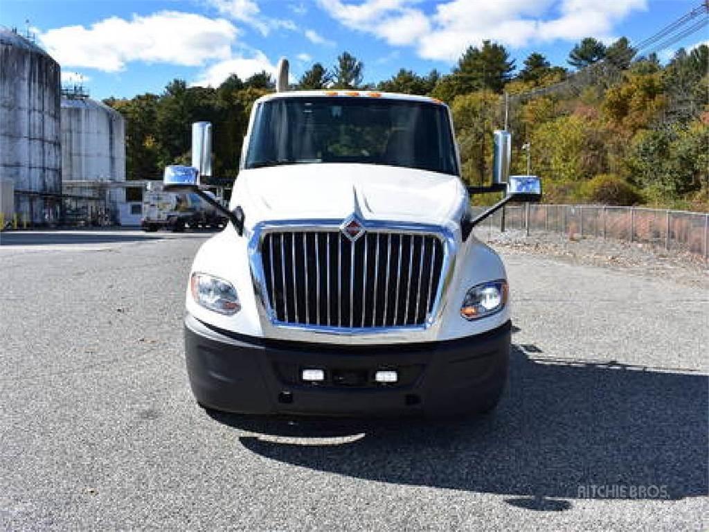 International LT625 Prime Movers