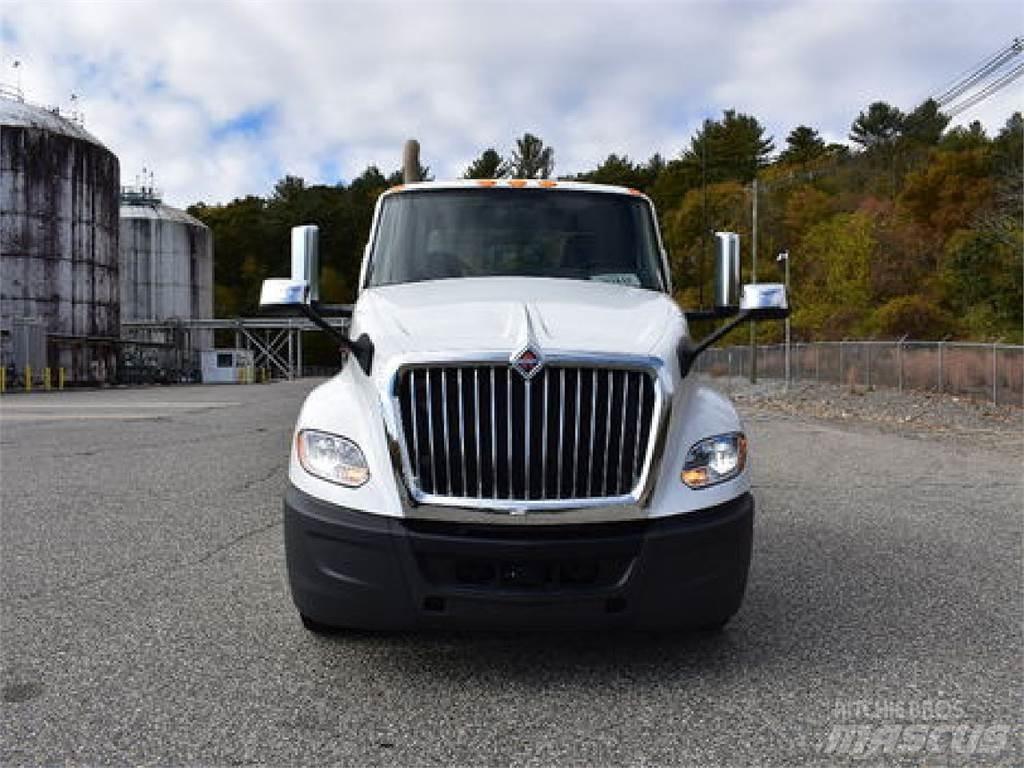 International LT625 Prime Movers