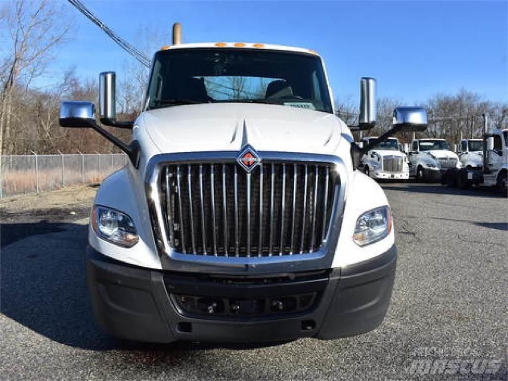 International LT625 Prime Movers