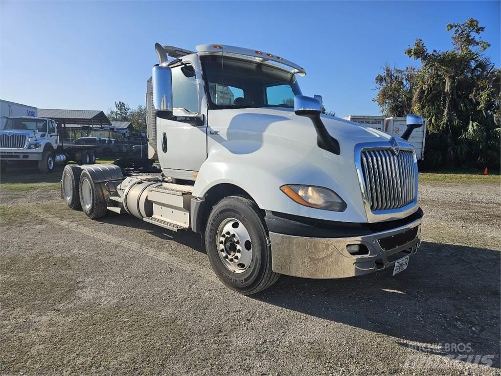 International LT625 Prime Movers