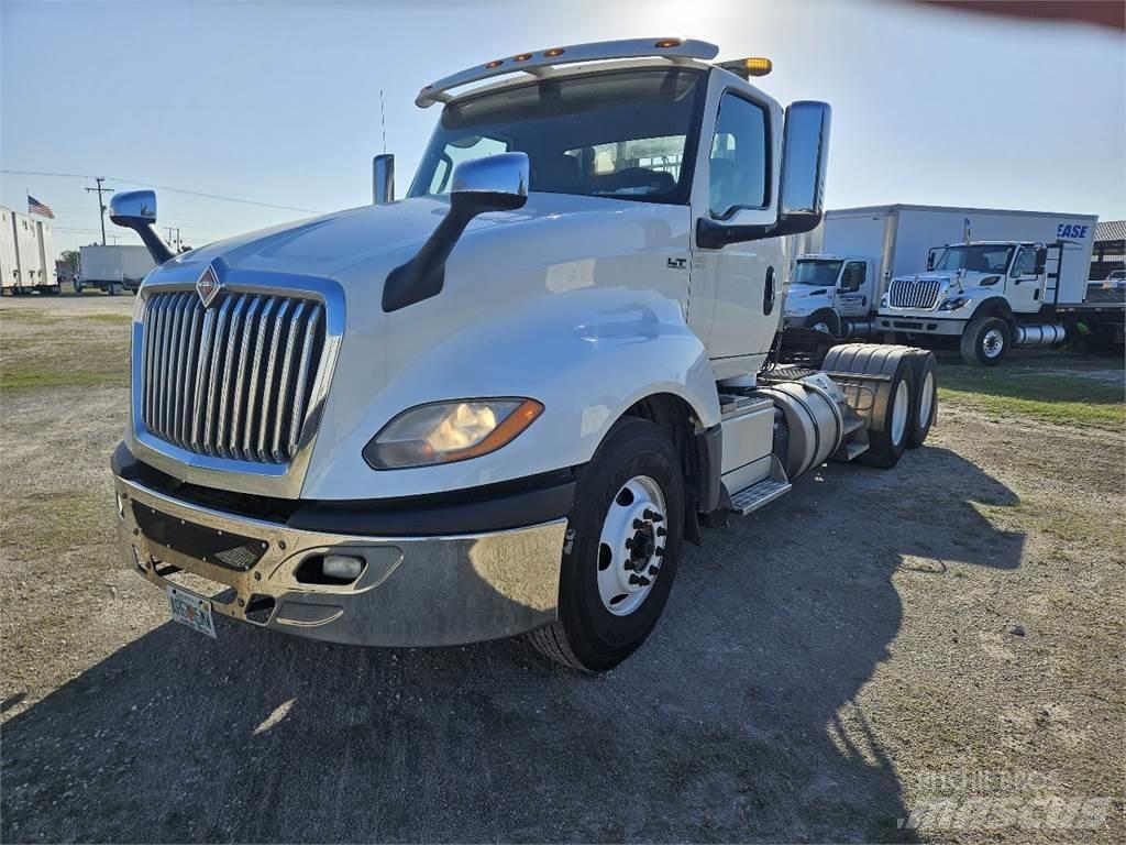 International LT625 Prime Movers