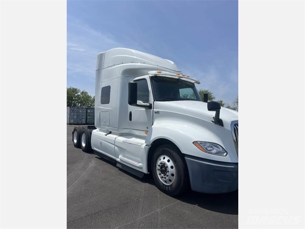 International LT625 Prime Movers