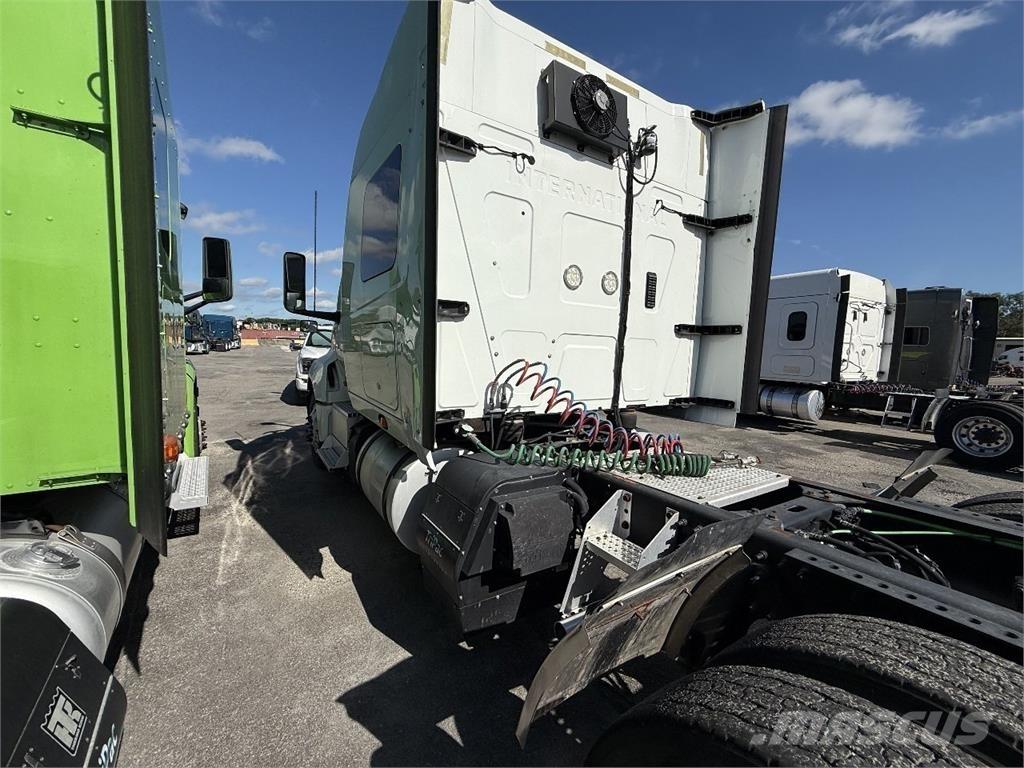 International LT625 Prime Movers