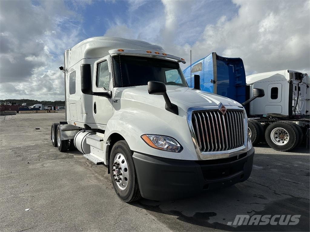 International LT625 Prime Movers