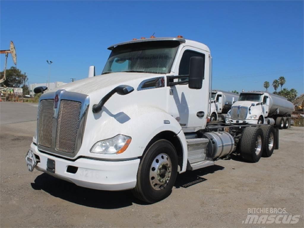 Kenworth T680 Chassis Cab trucks
