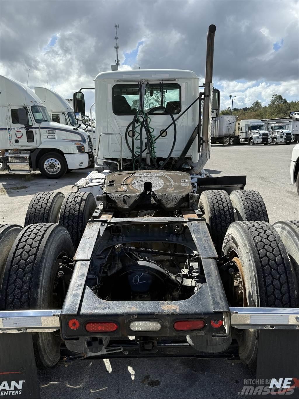 Mack AN64T Prime Movers