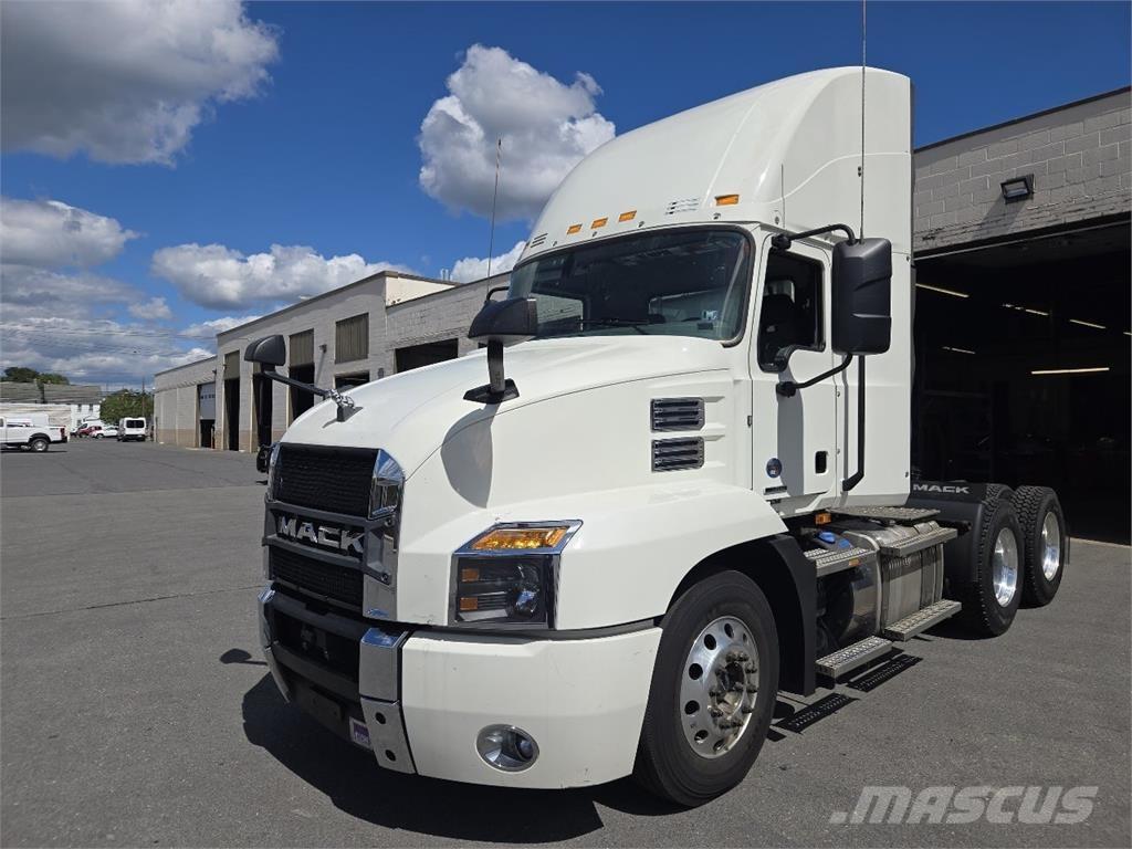 Mack AN64T Prime Movers