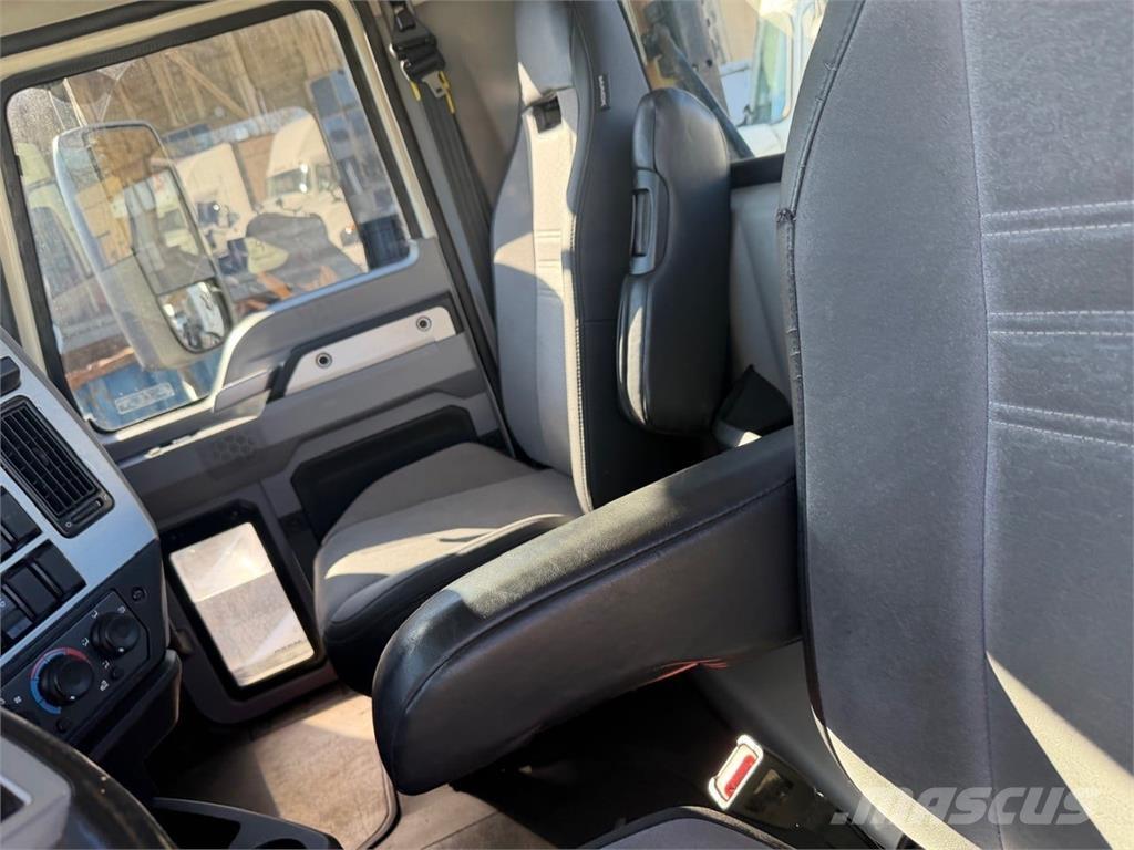 Mack AN64T Prime Movers