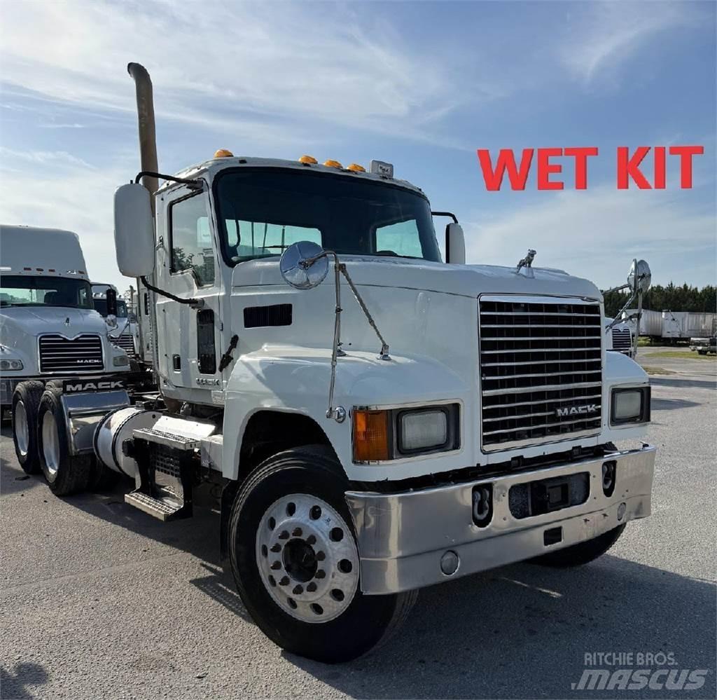 Mack CHU613 Prime Movers