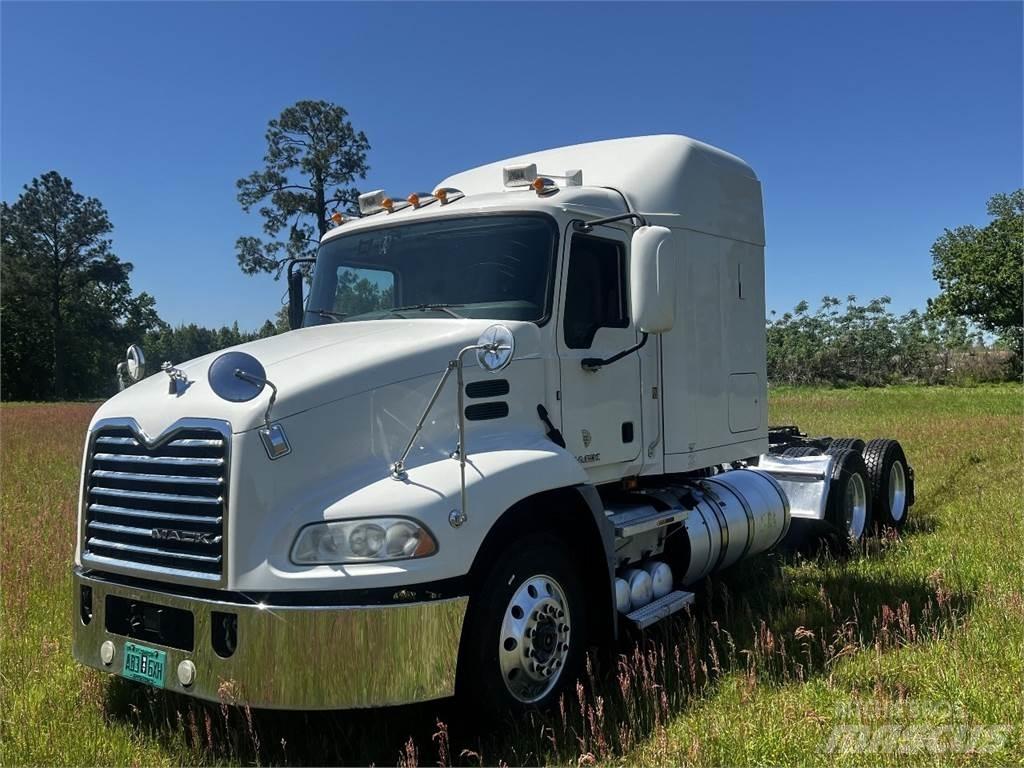 Mack CXU 613 Prime Movers