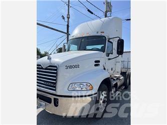 Mack CXU613 Prime Movers