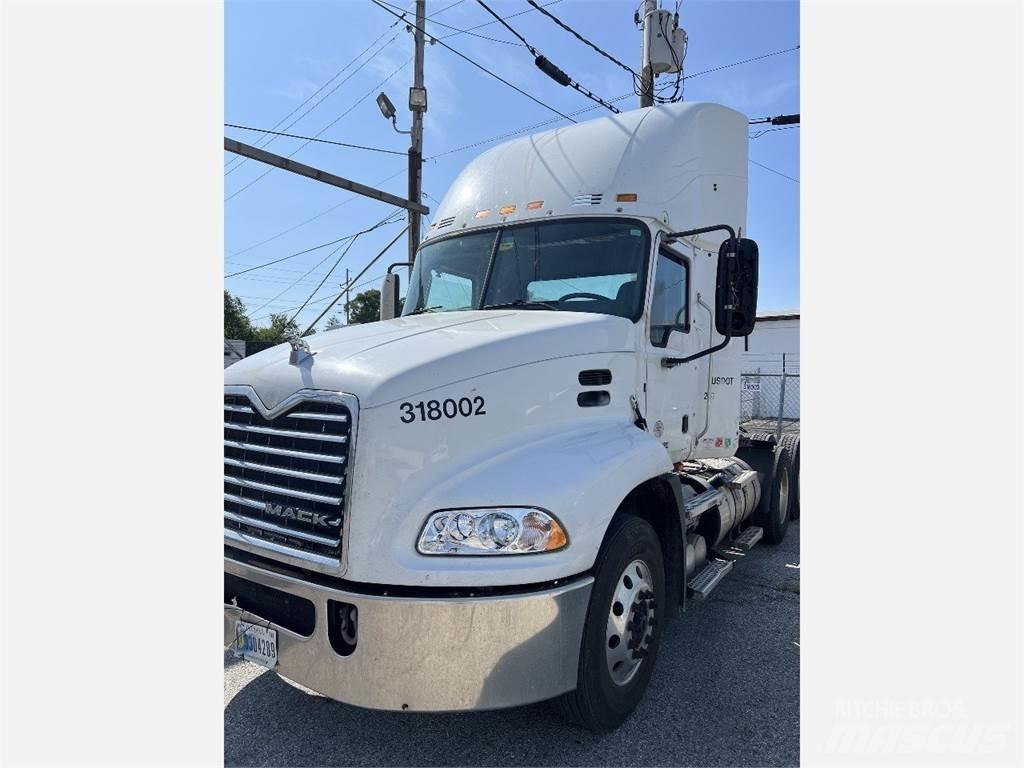 Mack CXU613 Prime Movers