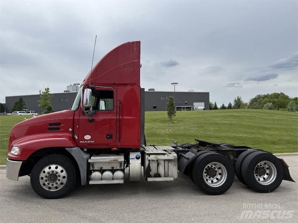 Mack CXU613 Prime Movers