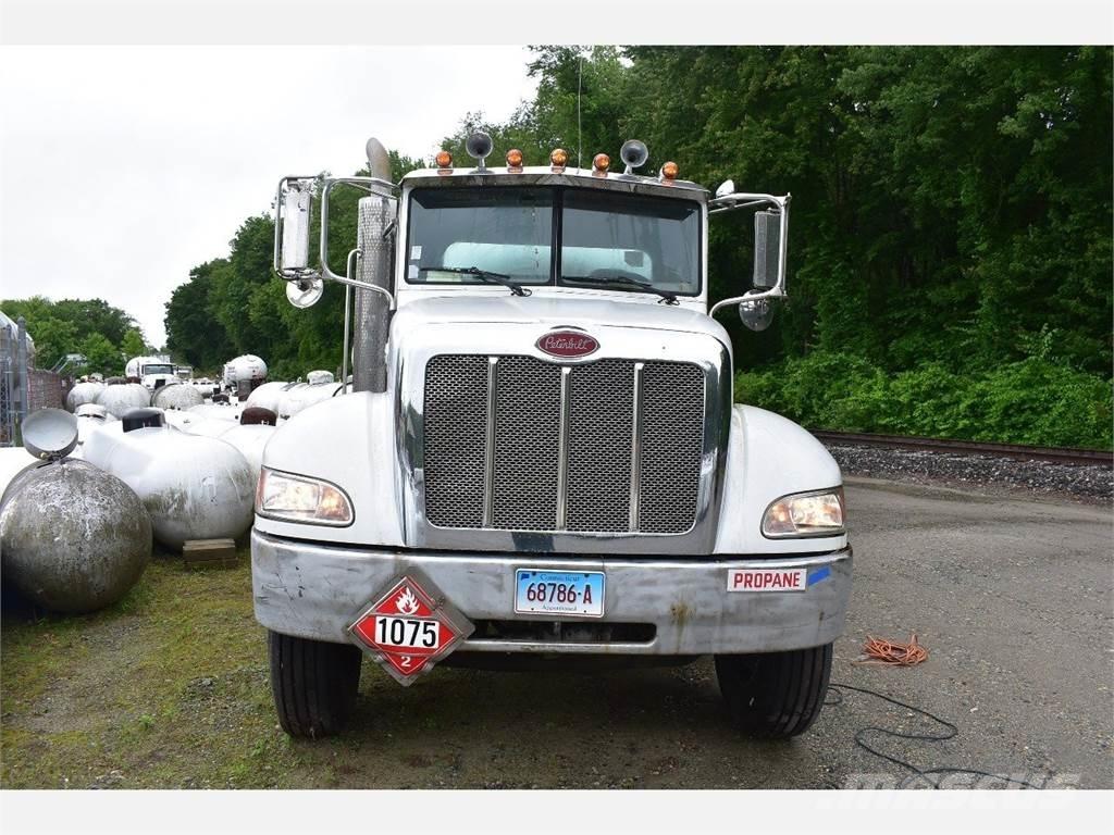 Peterbilt 335 Other trucks