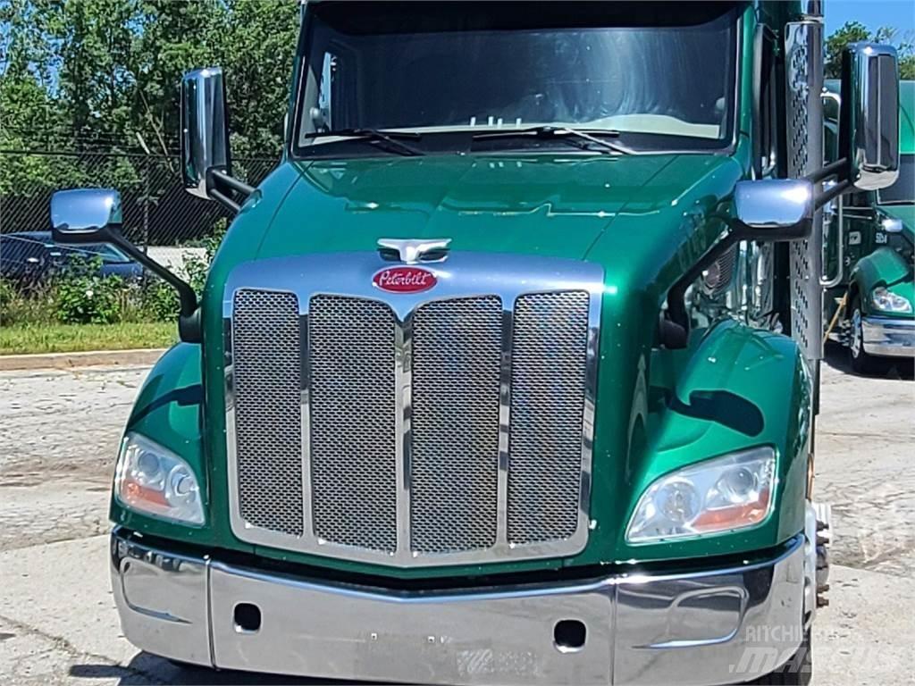 Peterbilt 579 Prime Movers