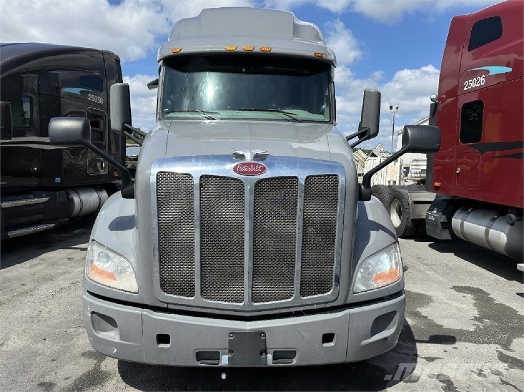 Peterbilt 579 Prime Movers