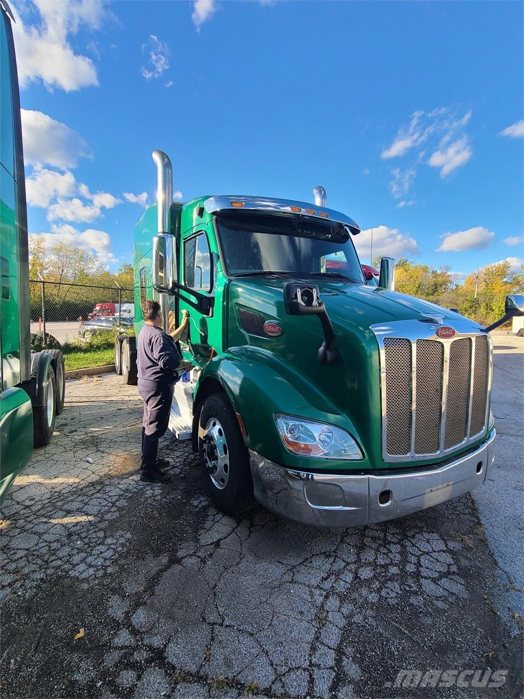 Peterbilt 579 Prime Movers