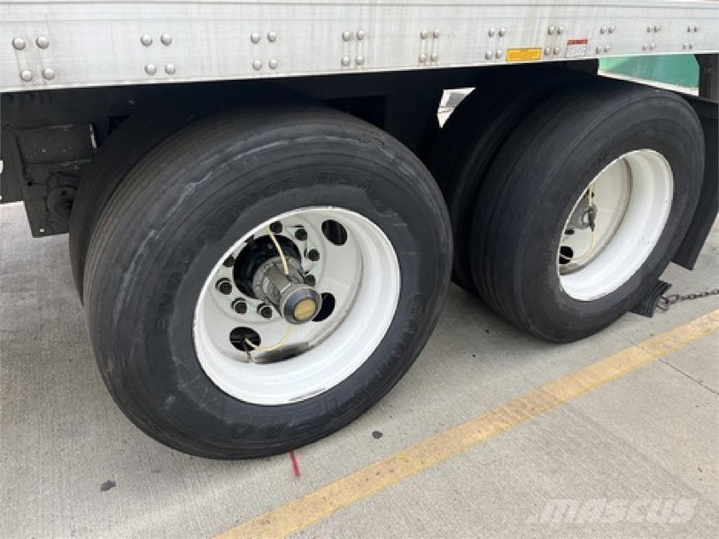 Utility VS2DX 36' Box Trailers