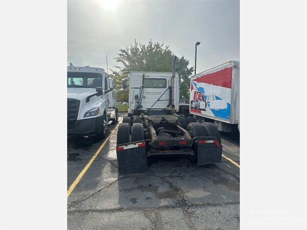 Volvo VNL300 Prime Movers
