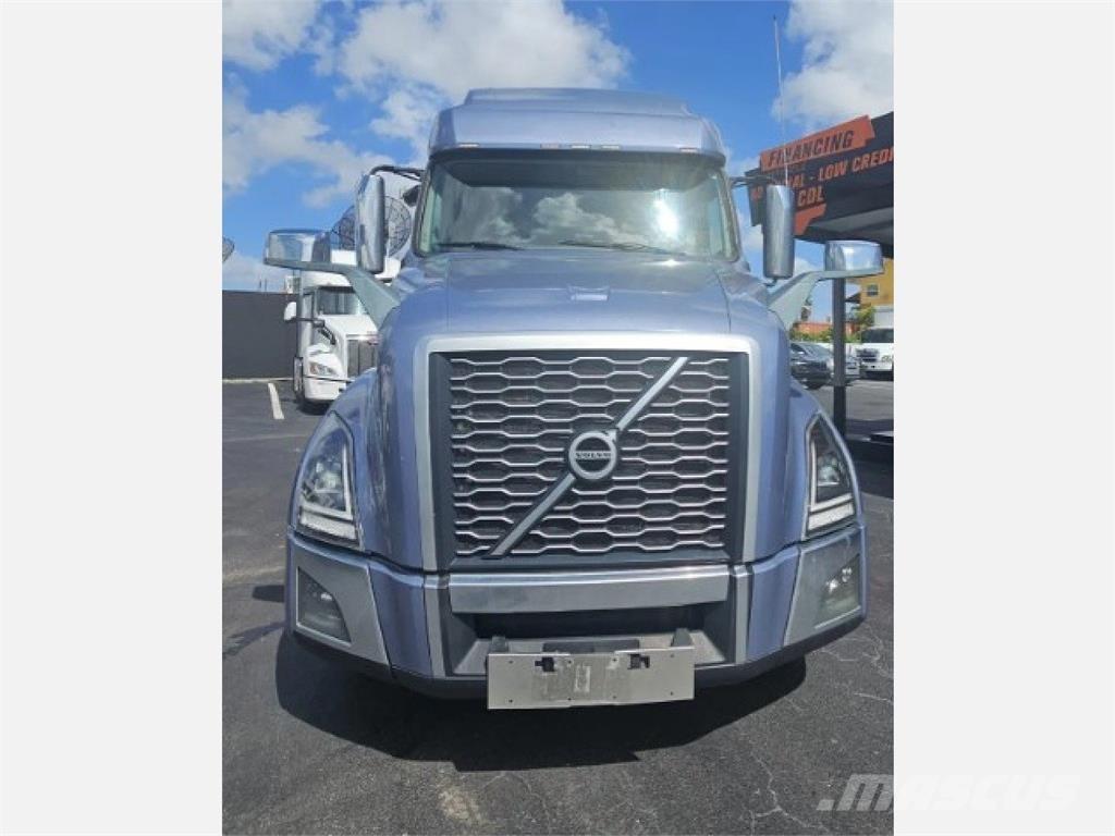 Volvo VNL64T760 Prime Movers