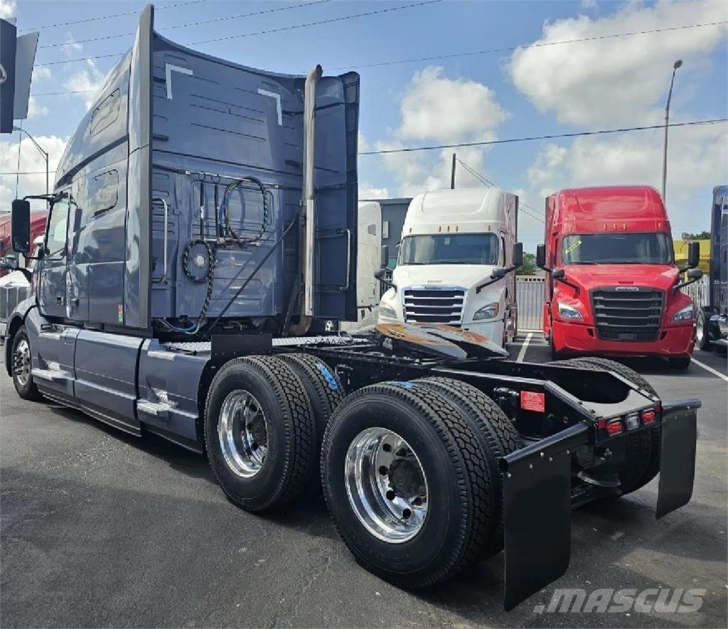 Volvo VNL64T760 Prime Movers