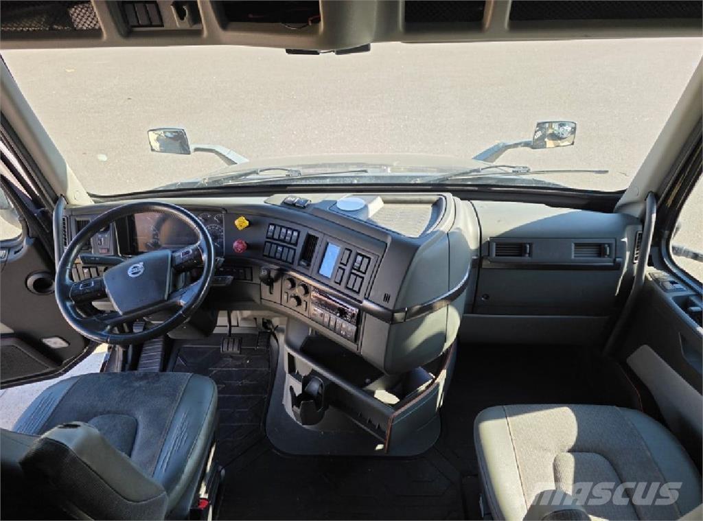 Volvo VNL64T860 Prime Movers