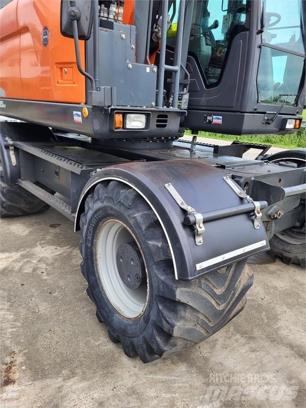 Doosan DX165W-5 Wheeled excavators