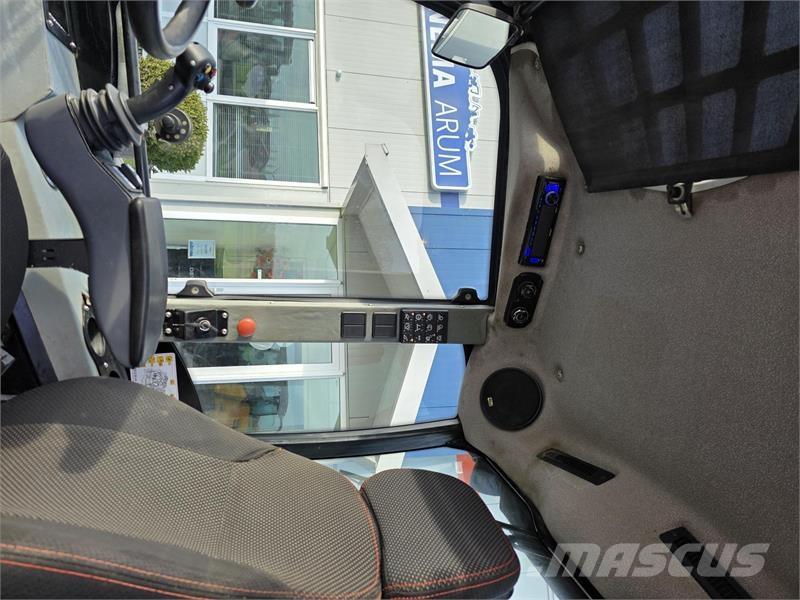 GiANT V761 Wheel loaders