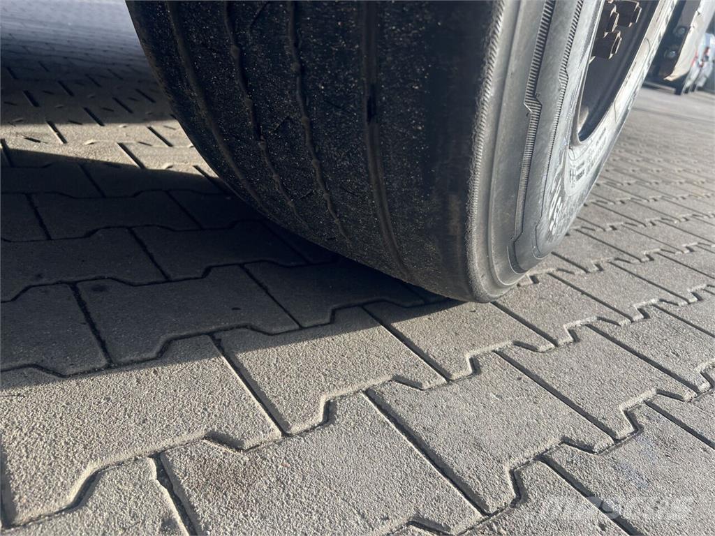 Krone  Curtain sider semi-trailers