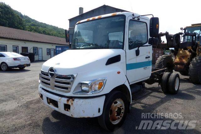 Hino NB165 Chassis Cab trucks