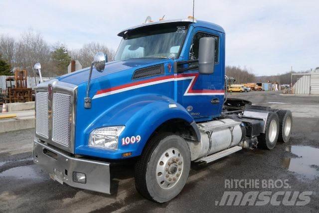 Kenworth T880 Chassis Cab trucks