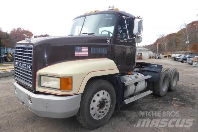 Mack CH613 Chassis Cab trucks