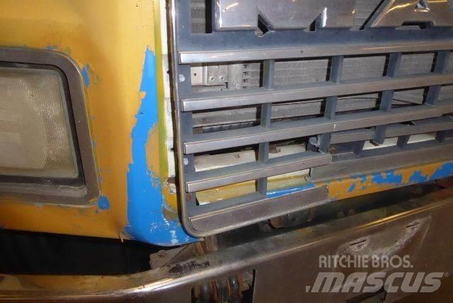 Mack CH613 Chassis Cab trucks
