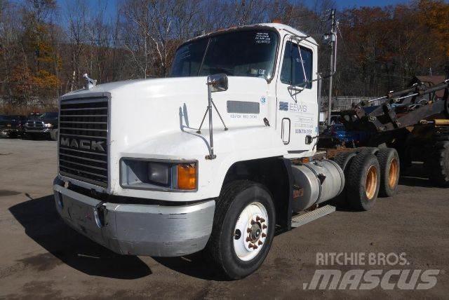 Mack CH613 Chassis Cab trucks