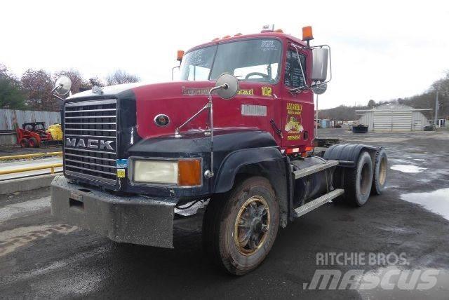 Mack CL713 Chassis Cab trucks