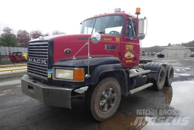 Mack CL713 Chassis Cab trucks