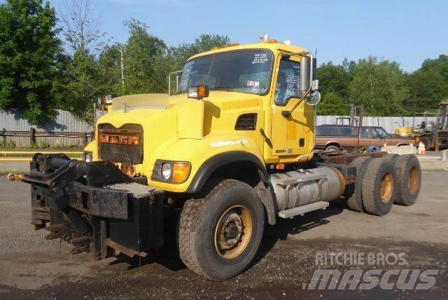 Mack CV713 Chassis Cab trucks