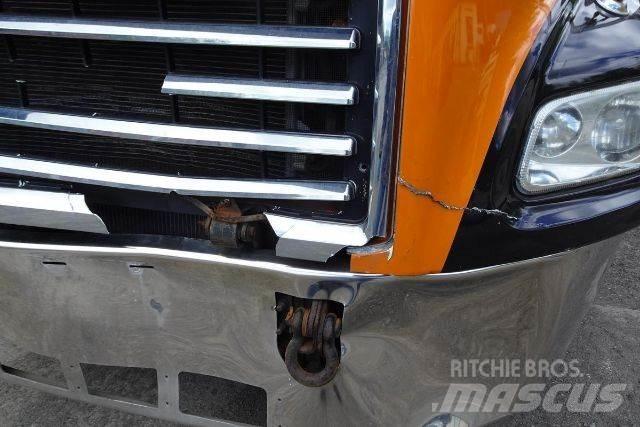 Mack CX612 Chassis Cab trucks